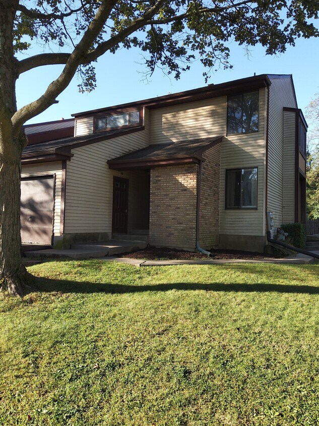 Primary Photo - 148 Sandybrook Dr