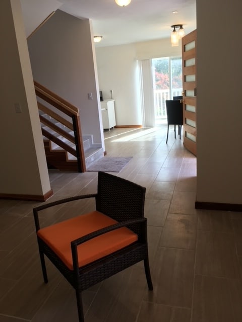 First floor - 10538 Draper Ave