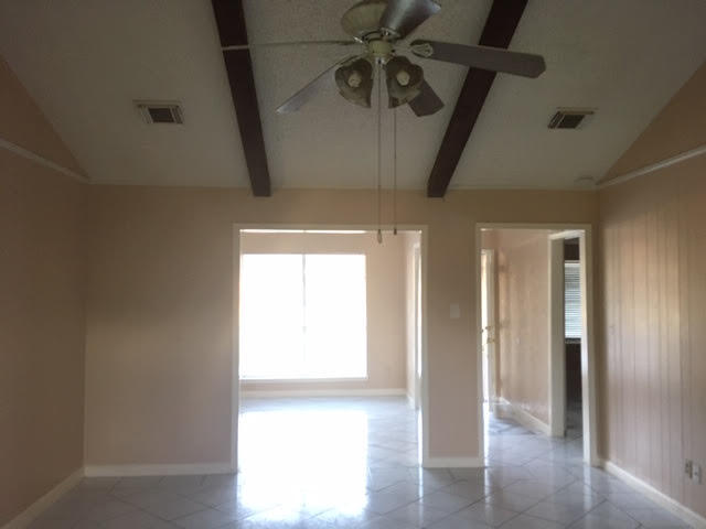 Foto del edificio - 150 WHITE CEDAR ST.