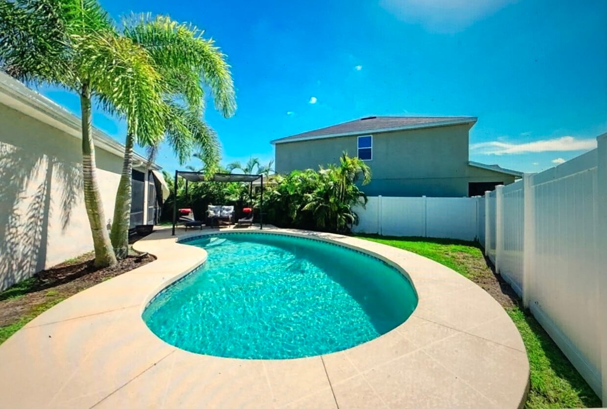 Private Pool - 15450 Trinity Fall Way (Bradenton, FL)