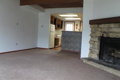 Building Photo - 363 Meadow Green Ln