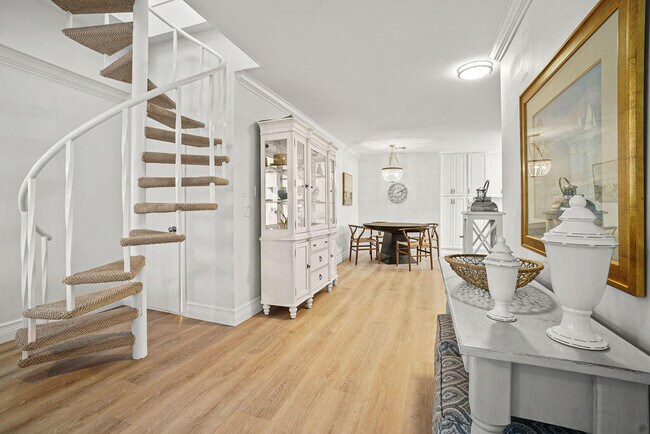 Building Photo - 941 Ocean Dr
