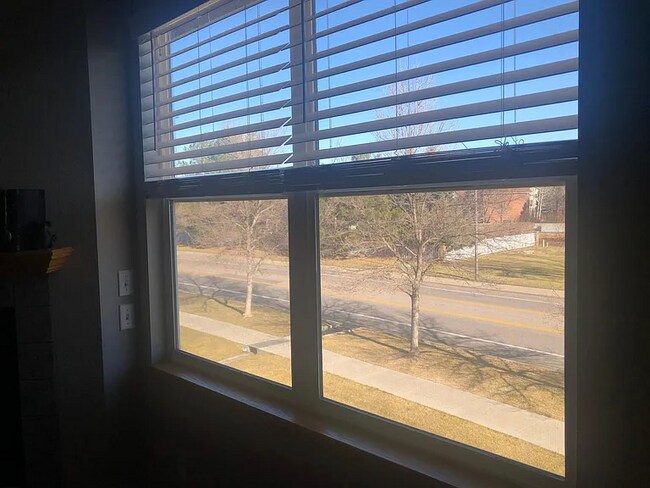 Foto del edificio - 4245 Boardwalk Dr