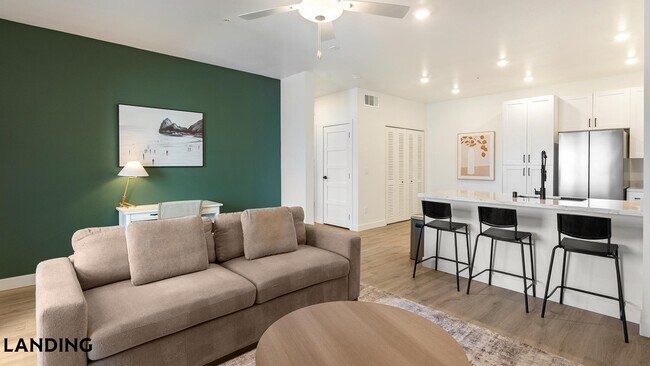 Building Photo - 2555 N Rancho Dr