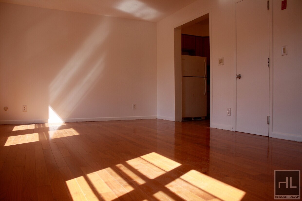 Primary Photo - Bedstuy 2BR next to Halsey & Broadway
