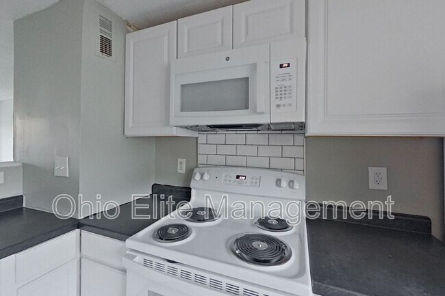 Foto del edificio - 3605 Cushing Dr