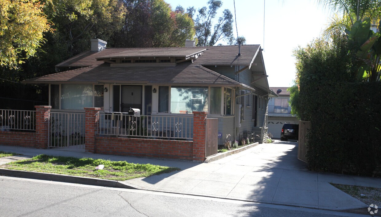 Foto principal - 6012-6014 Hayes Ave