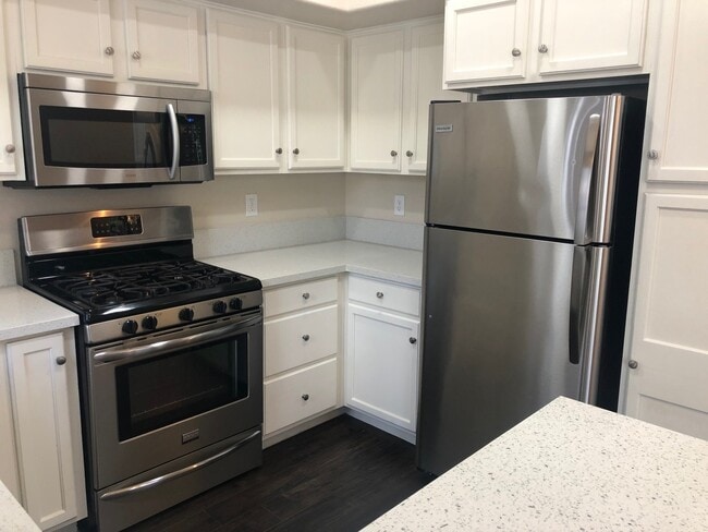 Building Photo - AMAZING 2 BDRM CONDO, READY FOR MOVE IN ON...