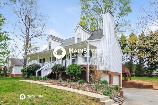 Foto del edificio - 3 Bedroom Pet-Friendly Home in Clemmons, NC with Main Street Renewal