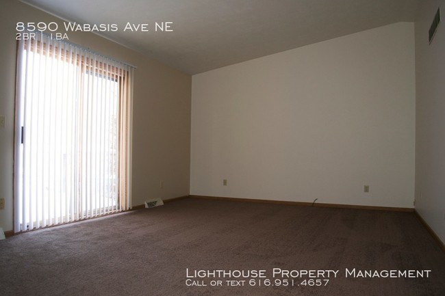 Building Photo - Two Bedroom Duplex in Rockford