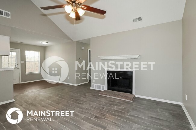 Foto del edificio - 4568 Summer Creek N