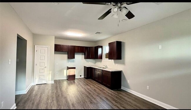 Building Photo - 7935 Read Blvd