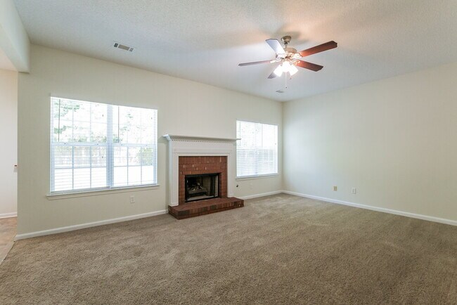 Foto del edificio - 516 Gristmill Ln