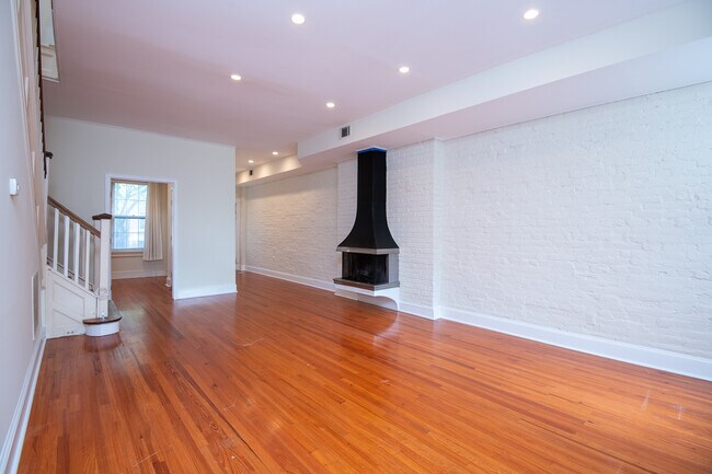 Building Photo - 2438 20th St NW