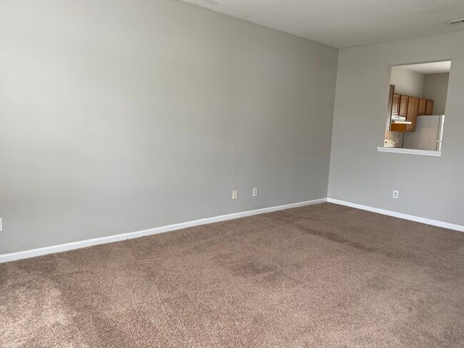 Foto del edificio - 3129 Nevin Pl Dr