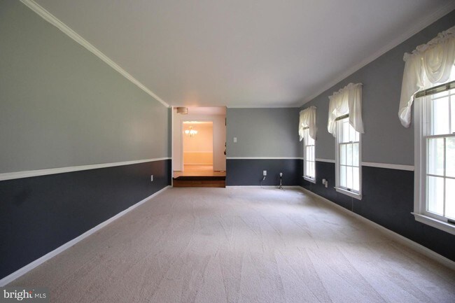 Building Photo - 6117 Queens Brigade Ct