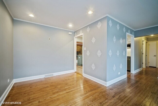 Foto del edificio - Renovated 3 bedroom home in award winning ...