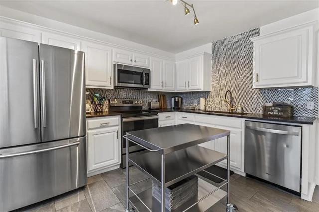 Foto del edificio - 3604-3606 Kayewood St