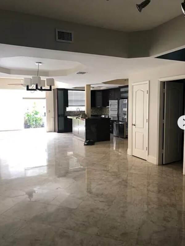 Primary Photo - 8121 SW 119th Ct