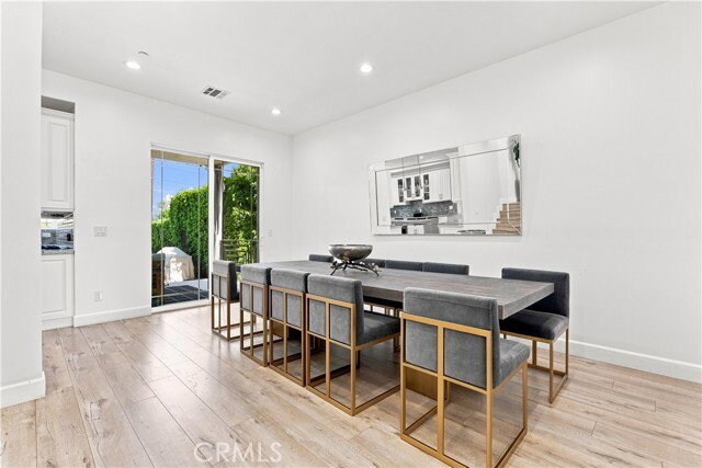 Foto del edificio - 6926 Chimineas Ave