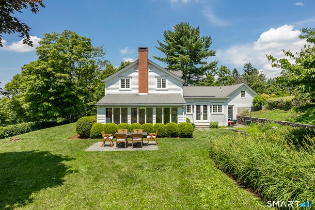 Foto del edificio - 50 Warner Rd