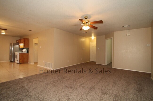 Building Photo - Spacious For-Bedroom!