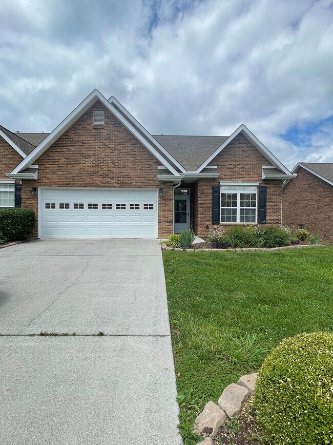 Foto del edificio - 162 River Garden Ct