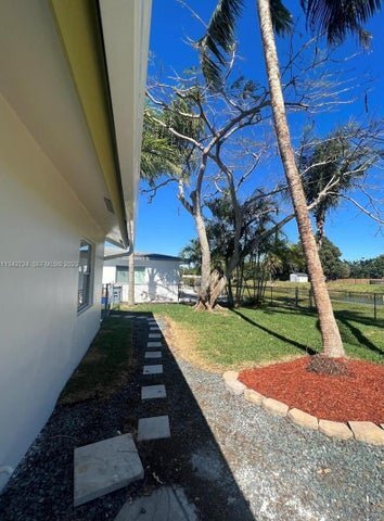 Foto del edificio - 19420 Carolina Cir