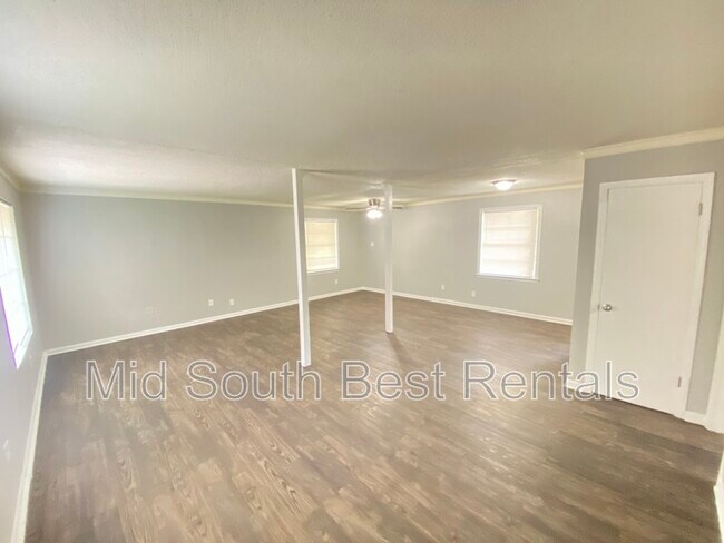 Building Photo - 276 E Shelby Dr