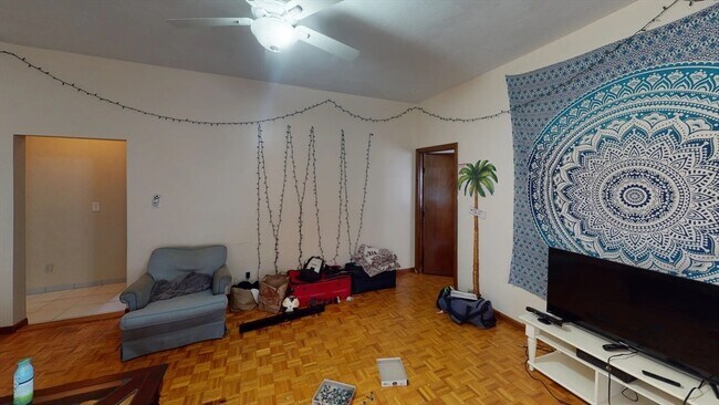 Foto del edificio - 240 School St