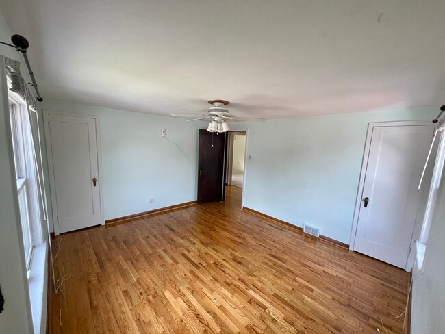 Master bedroom - 1453 Woodbine St