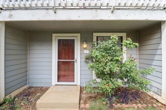 Building Photo - 1037 E 57th Pl