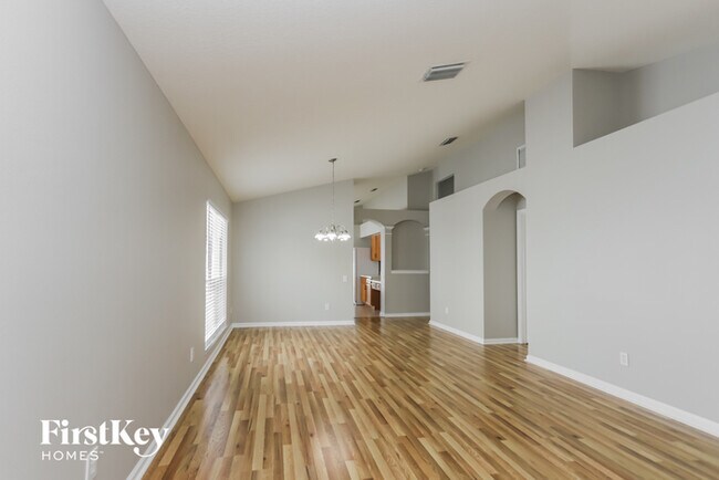 Building Photo - 10450 Hunters Haven Blvd
