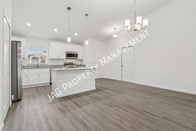 Foto del edificio - 271 Christensen Ave SE