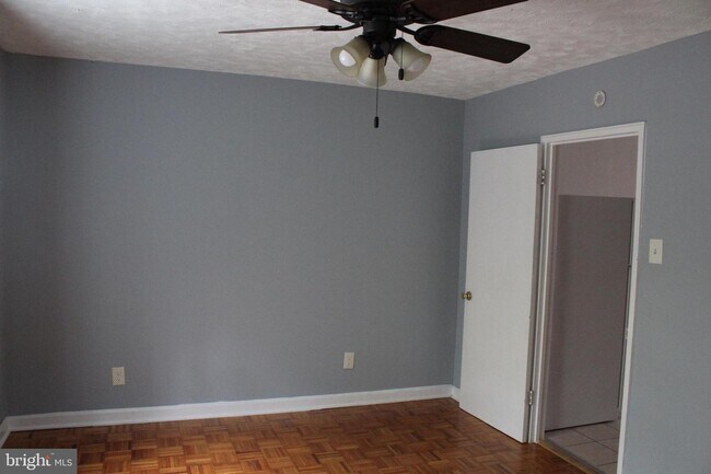 Foto del edificio - 307 E Clarkson Ave