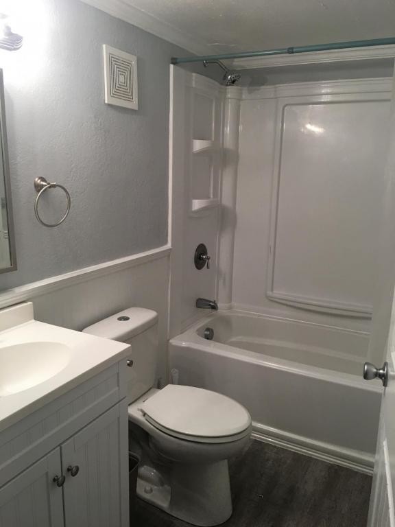 Building Photo - 326 Cherry Avenue, Unit E