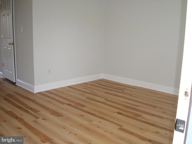 Building Photo - 208 Moore Dr