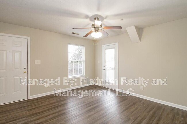 Building Photo - 1640-B Golf Club Ln