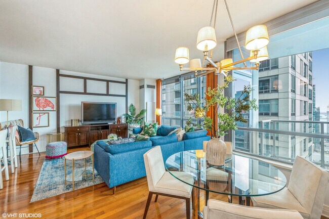 Building Photo - 600 S Shore Dr