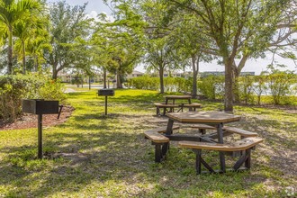 Cobblestone on The Lake Apartments photo'