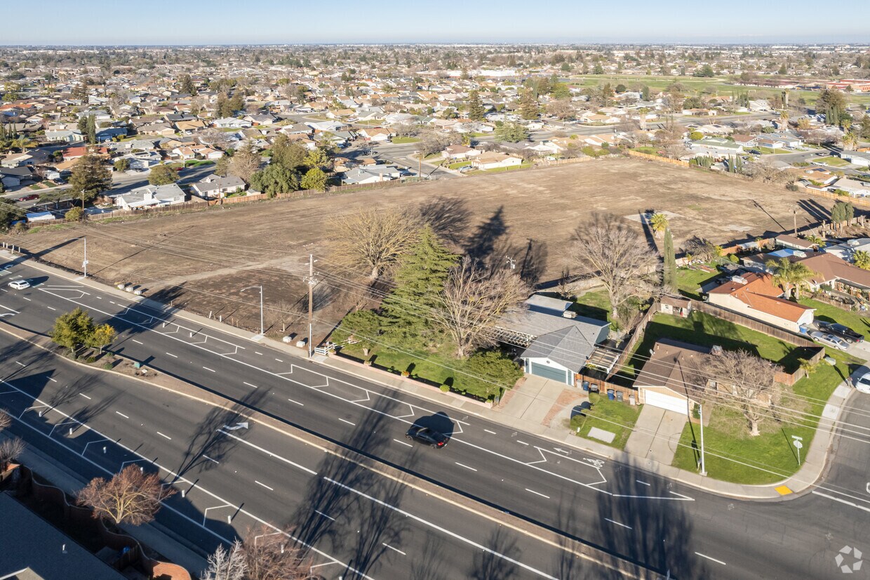 2/8/23 - 8009 Franklin Blvd