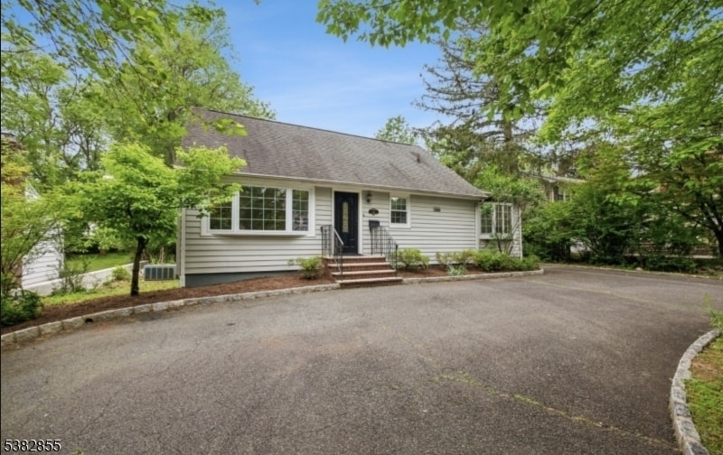 Foto principal - 147 W Northfield Rd
