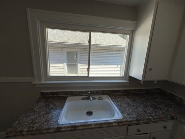 Foto del edificio - 15702 Cherrylawn St
