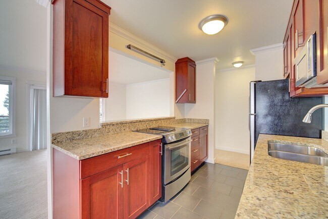 Building Photo - 3Bd/1.75Ba Seattle Condo