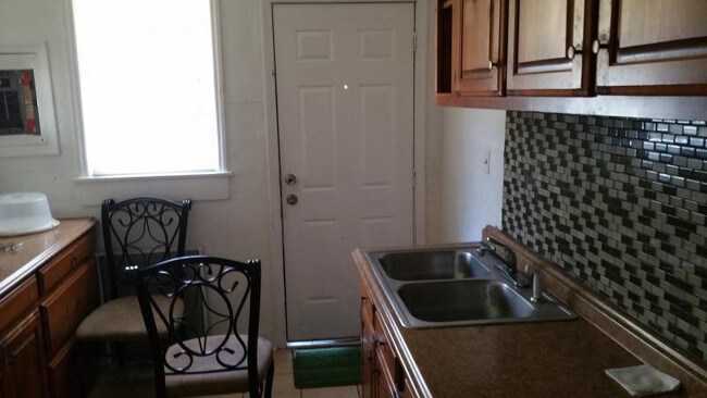 Foto del edificio - 2314 Chestnut Ave