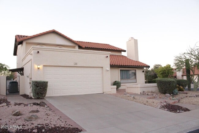 Building Photo - 450 E Barbara Dr