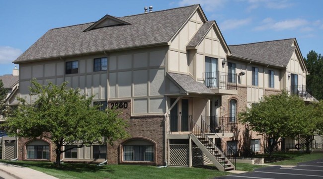 Building Photo - The Edge at Oakland Apartments - Auburn Hills