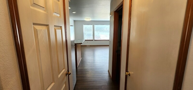 Foto principal - 1330 S Skyline Dr