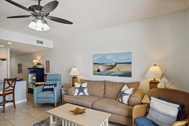 Foto del edificio - 12011 Front Beach Rd