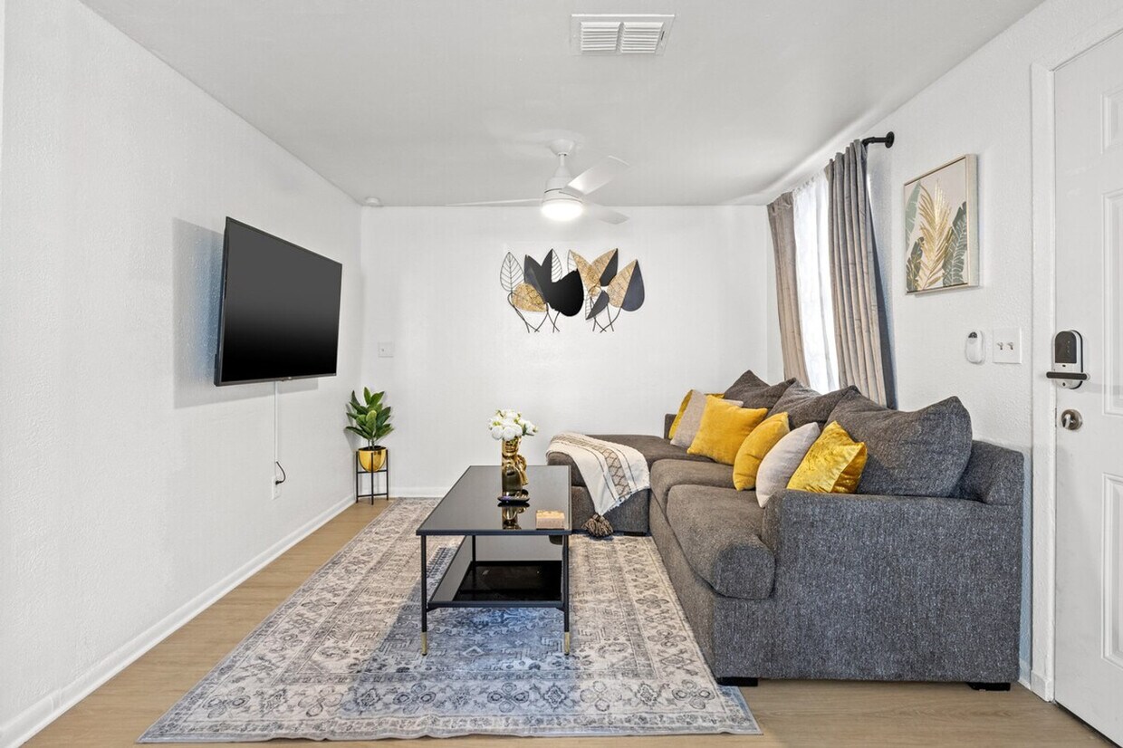 Foto principal - 3721 E Clifton St